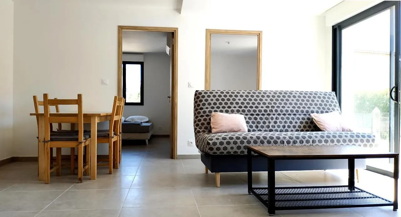 La Villa Blanche Fréjus 0*,